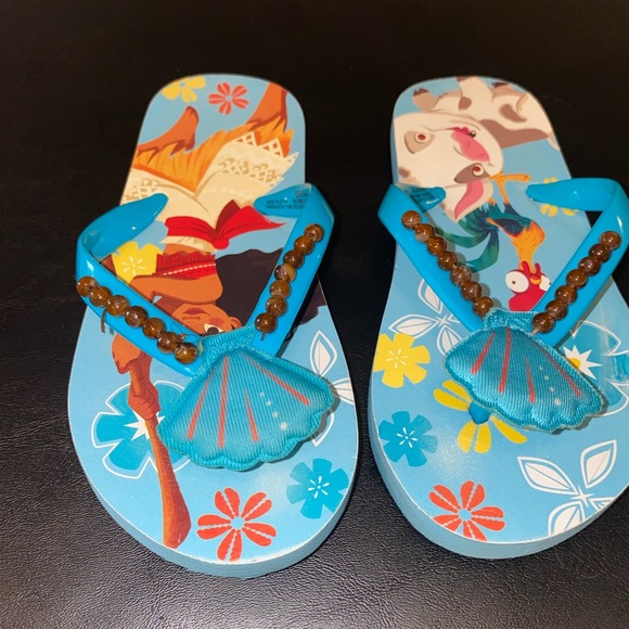 moana flip flops
